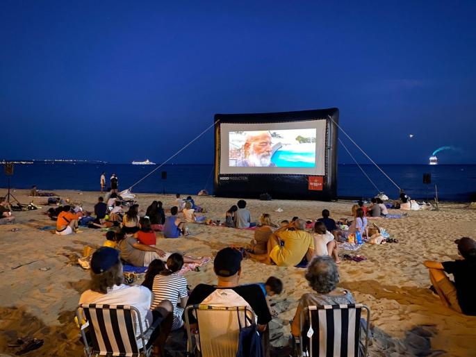 Auch am Strand lässt sich Kino genießen.