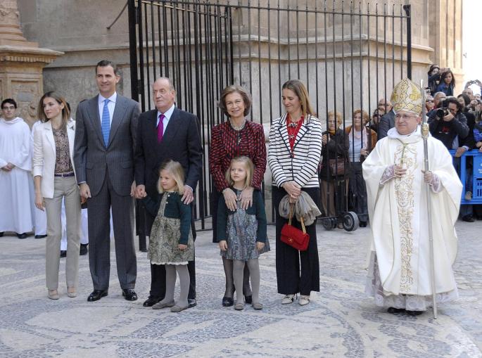 Ostermesse in Palma: Die Königsfamilie stellt sich zum offiziellen Foto.