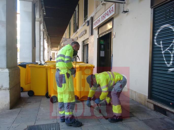 Mitarbeiter der Stadtwerke von Palma de Mallorca haben auch die Abwassersysteme der Restaurants geprüft. 