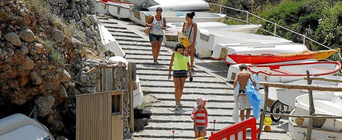 Rathaus plant mehr Sicherheit auf den Zugangswegen zur Cala Deià im Westen von Mallorca.