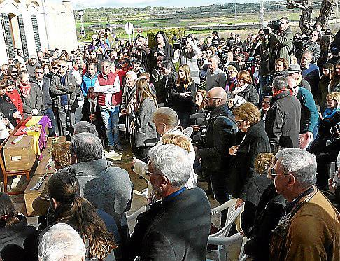 Dutzende Personen waren zum Festakt nach Porreres gekommen.