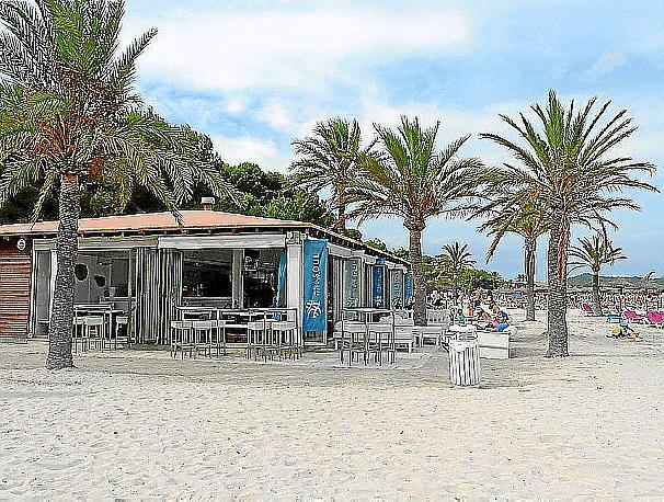 Die bestehenden sechs Beach-Lokale will die Gemeinde umbauen, um nicht gegen das Küstengesetz zu verstoßen.
