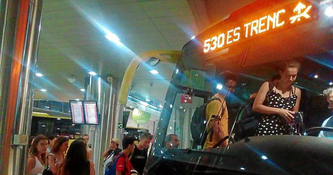 Vor allem Urlauber nutzen die Busverbindung nach Es Trenc.