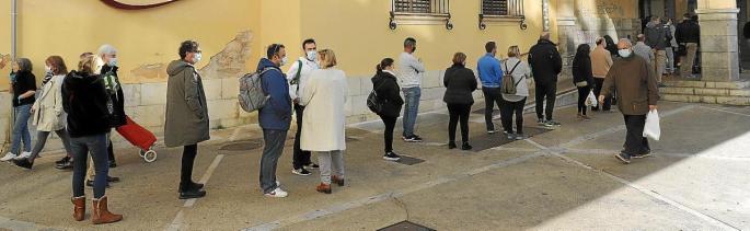 Besonders groß war der Andrang vor der Fischhalle des Mercat d'Olivar.