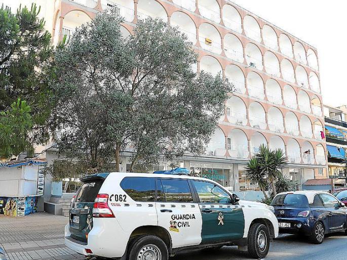 Die Guardia Civil brachte die Schüler aus Arenal zum Corona-Hotel.