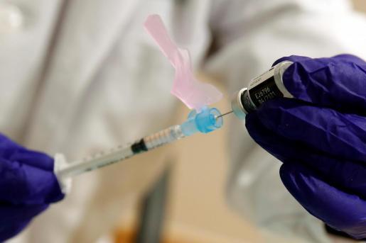 Rund 116.000 Personen sollen derzeit geimpft werden. Das Gesundheitsministerium möchte Impfzentren wieder öffnen.