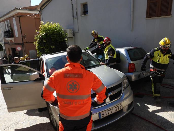 Feuerwehr mussten der Frau zur Hilfe eilen.
