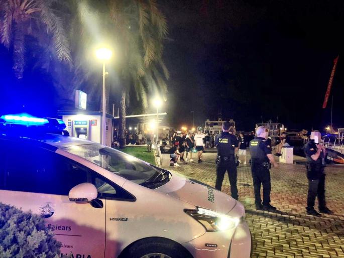 Nach einer Verfolgungsjagd konnten die Polizeibeamten die drei Täter fassen.