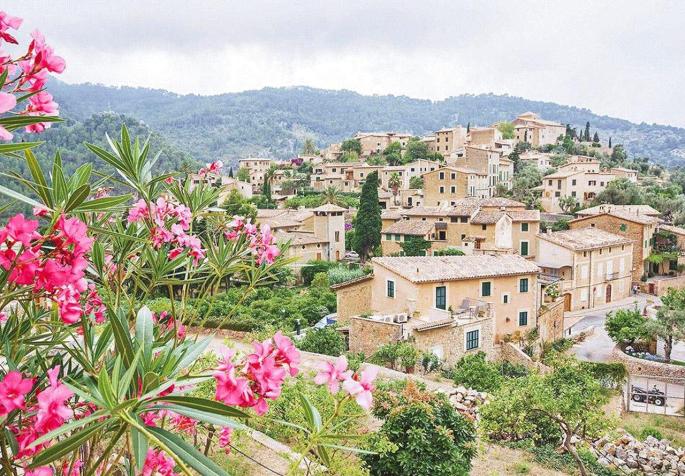Deià im Tramuntana-Gebirge führt als nächstes Dorf Maßnahmen ein, um der Wassernot auf Mallorca entgegenzuwirken.