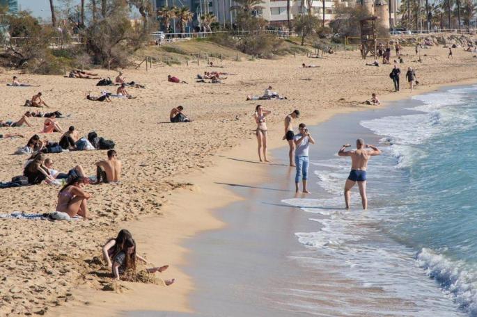 Badende am Strand von Can Pere Antoni.