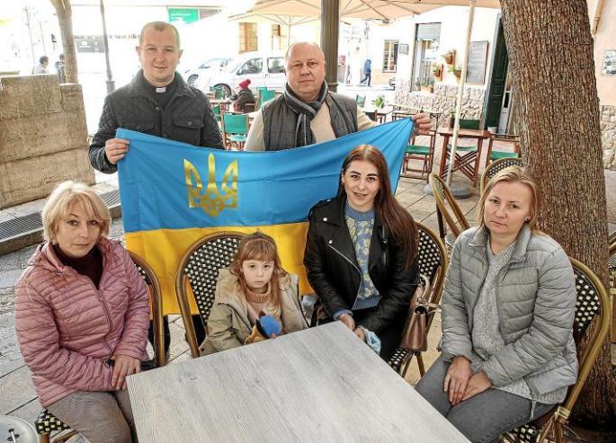 PALMA. CONFLICTOS ARMADOS. Ucranianos de Mallorca en vilo: ÃÂ«No dejaremos que Rusia nos invadaÃÂ».