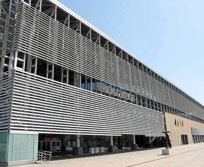 Schon bald könnte die stählerne Palma Arena an der Calle Uruguay umbenannt werden. Palma Arena.