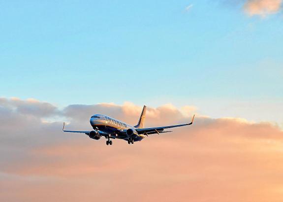 Landender Jet über Mallorca.