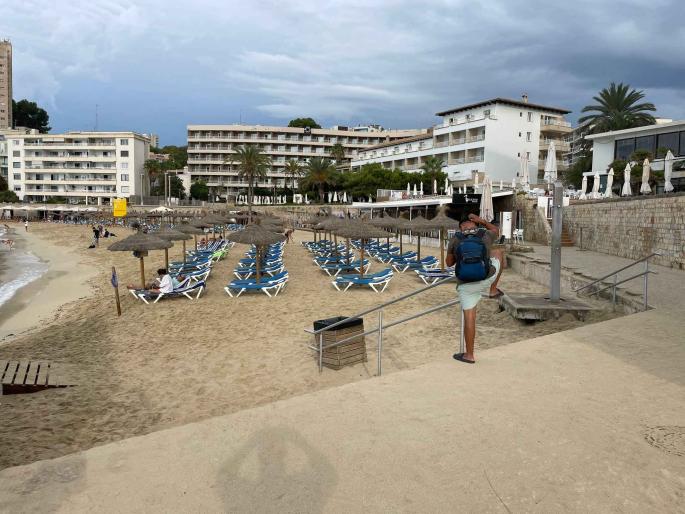 Die Strände werden durch den Klimawandel immer kleiner. Das bedeutet bald weniger Sonnenliegen