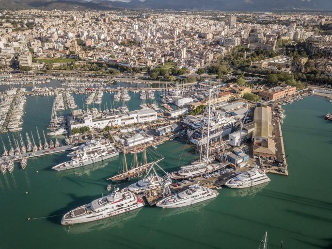 Blick auf die Werft Astilleros de Mallorca in Palma.