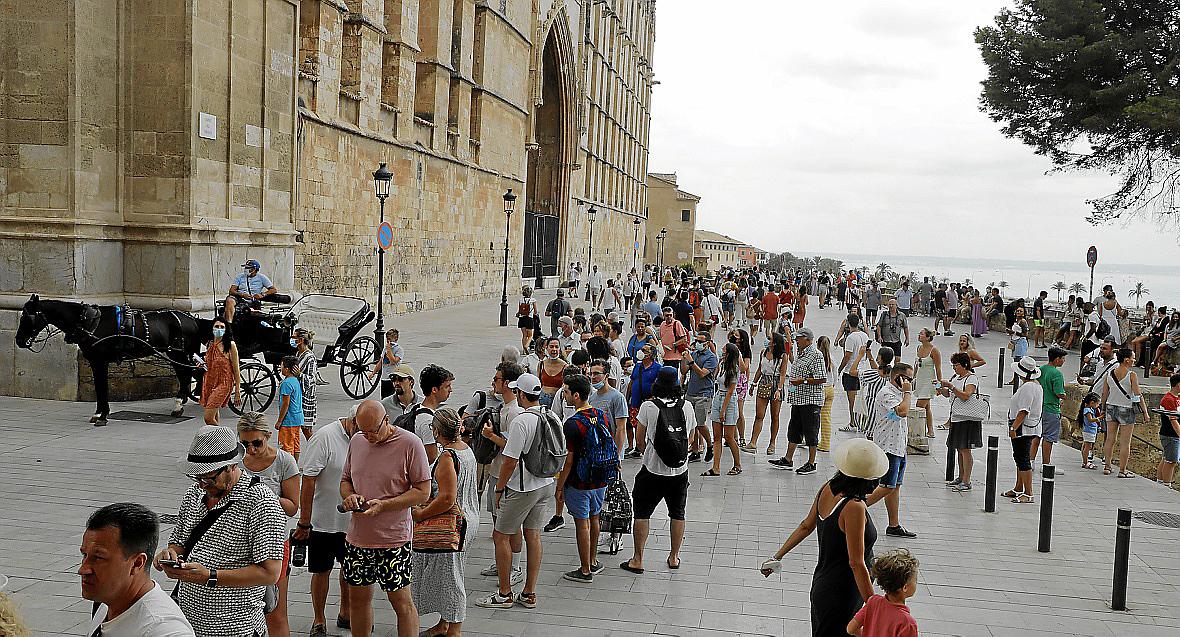 Zwei Schwedinnen In Paris – Französisch, Eine Stadt Voller Leidenschaft Zwei Schwedinnen In Paris – Französisch, Eine Stadt Voller Leidenschaft