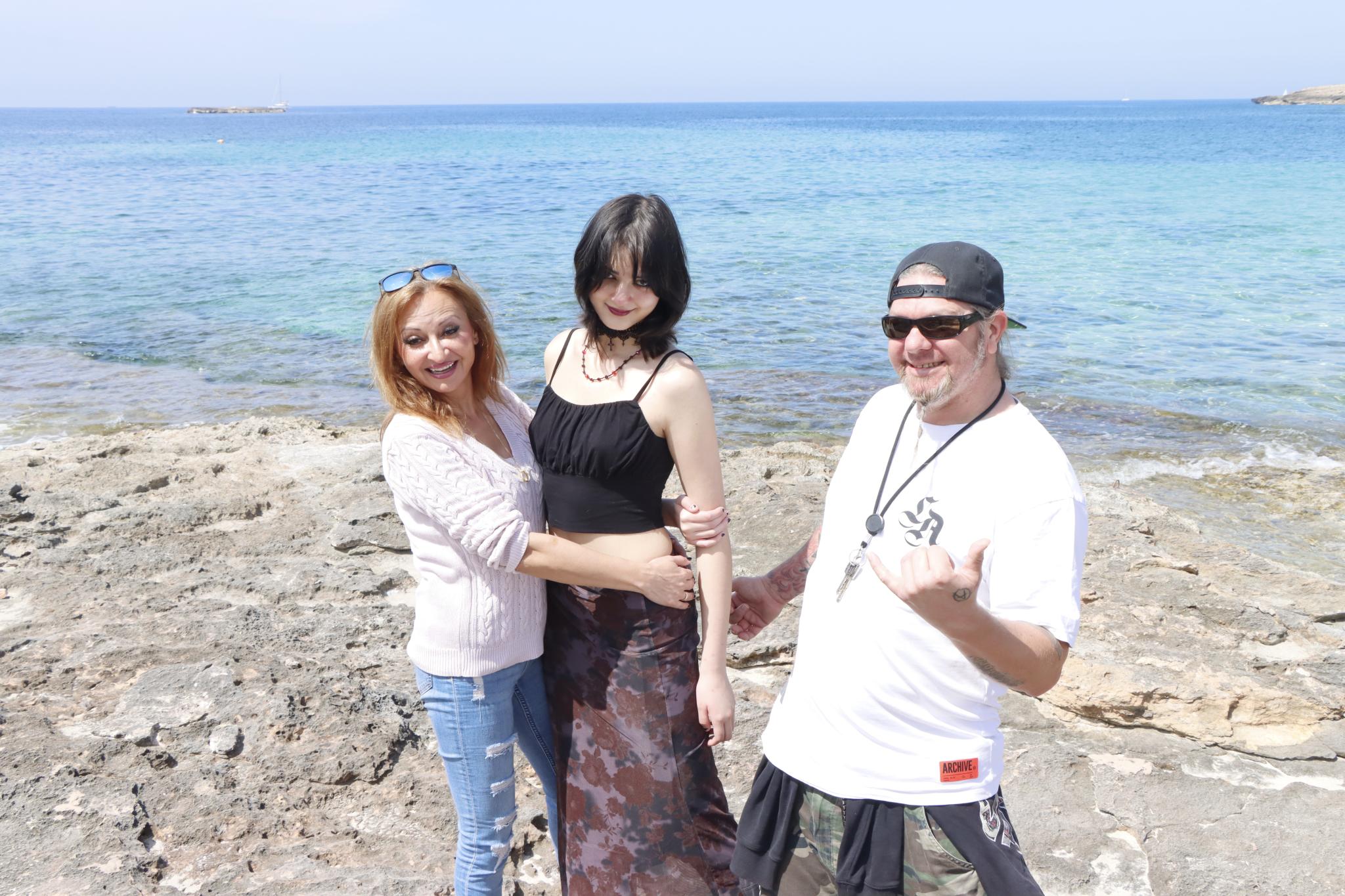 colonia de sant jordi kiana dennis i sasha gÃ¼lpen