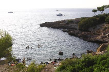 LLUCMAJOR. PLAYAS. PLAYAS CALO DE SES LLEONARDES EN CALA BLAVA.