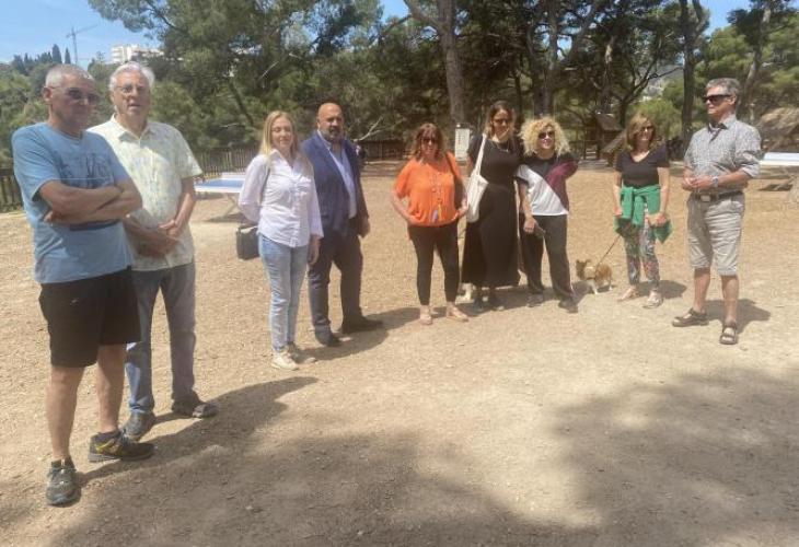 Palmas Stadträte Oliveras und Martínez treffen sich mit Anwohner des Parks (Fotos: ultima hora)