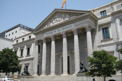 Die frohe Botschaft wurde im Parlament in Madrid verkündet.