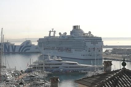 Das Kreuzfahrtschiff machte am Donnerstag zum ersten Mal im Hafen von Palma Halt.