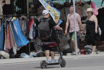 Der E-Scooter ist auf Mallorca eine verhältnismäßig neue Fortbewegungsart im Straßenverkehr.