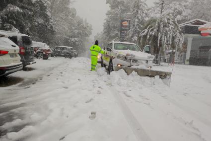 Am Coll de Sa Batalla zwischen Lluc und Inca sieht es sehr winterlich aus.