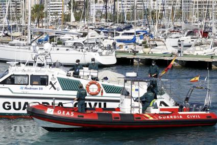 August 2022: Beamte der Guardia Civil bergen die Tote.