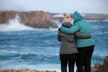 Meterhohe Wellen, Wind und Regen sind in den nächsten Tagen auf Mallorca angekündigt. Viel unternehmen kann man trotzdem auf der Insel.