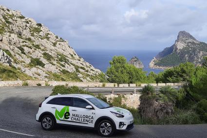 Die Rallye verläuft in mehreren Etappen über eine Gesamtstrecke von rund 300 Kilometern. Die Durchschnittsgeschwindigkeit beträgt 50 km/h.