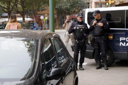 Zwei besonders perfide Frauen sind der Polizei in Palma de Mallorca ins Netz gegangen. Sie versteckten die geklauten Waren in einem Kinderwagen.