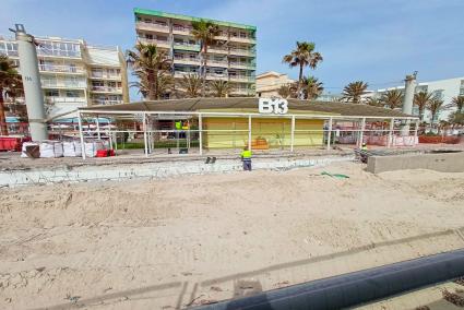 Am "Balneario 13" an der Playa de Palma sieht es im Moment alles andere als einladend aus.