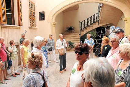 guia turistico tomas
ruta de los patios palma
