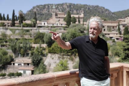 Michael Douglas in seinem Anwesen s'Estaca in Valldemossa auf Mallorca.