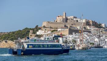 In Ibiza-Stadt verkehrt seit 2018 ein Hafen-Bus.