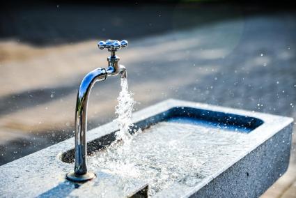 Trinkwasser-Alarm in zwei Gemeinden auf Mallorca: Planschen und Gießen ab sofort tabu!