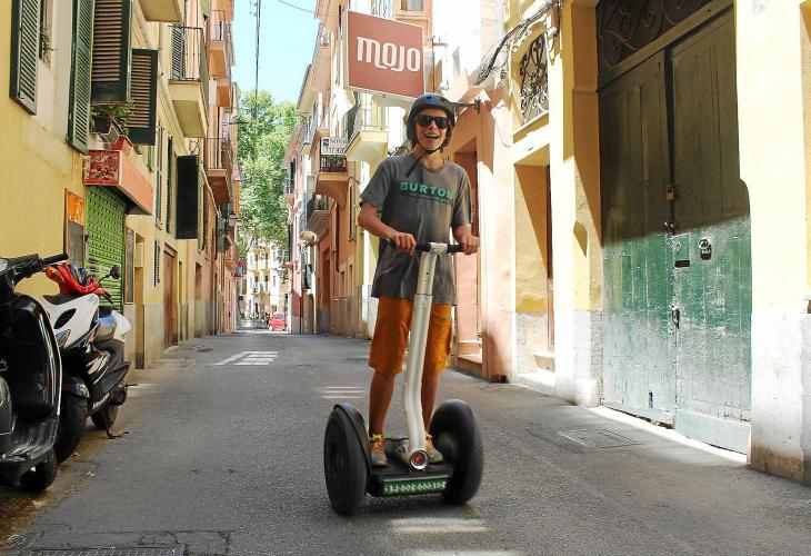 Mit dem Segway die Sehenswürdigkeiten von Palma de Mallorca erkunden.