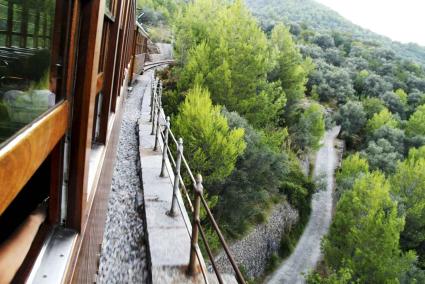 Der Sóller-Zug durchquert auf seiner Fahrt das Tramuntana-Gebirge.