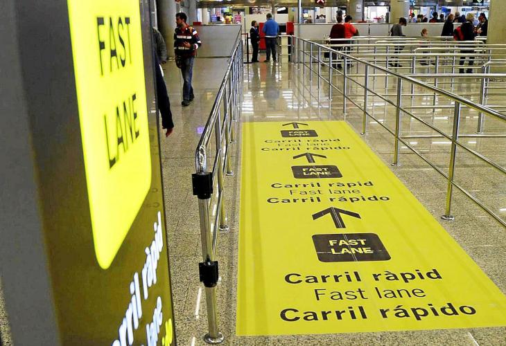 Umstrittene Überholspur: Die "Fast Lane" am Flughafen Palma de Mallorca.