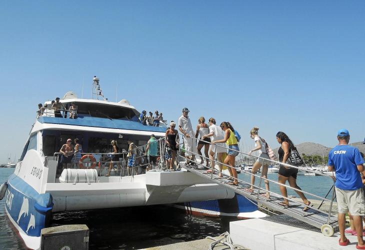 Alle Mann einsteigen! Für einen Bootsausflug auf Mallorca braucht es weder lange Vorbereitung noch muss man selbst ein Boot char