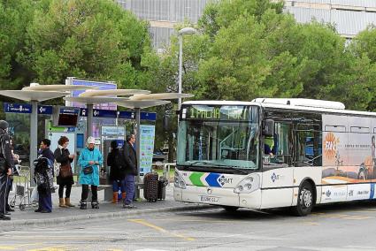 Bisher verkehren am Flughafen nur die Stadtbusse der Linien 1 und 21.