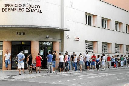 Wenn der Sommer zuende geht werden die Schlangen vor den mallorquinischen Arbeitsämtern wieder länger.